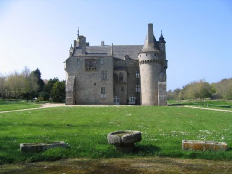 cleder-chateau-de-kerouzere