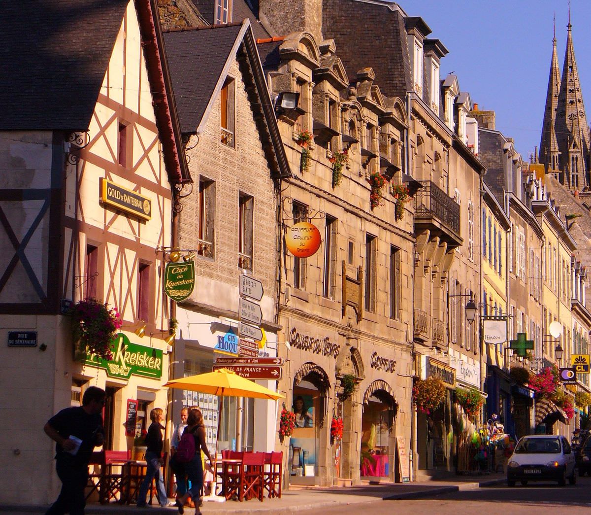 Geschäfte in SaintPoldeLéon Roscoff Tourismusbüro